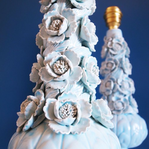 Pareja de lámpara de cerámica de Manises en color azul, vintage años 50-60.