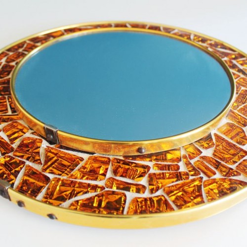 Espejo con marco de mosaico. Piezas de cristal espejado en color ambar. Vintage 60s.
