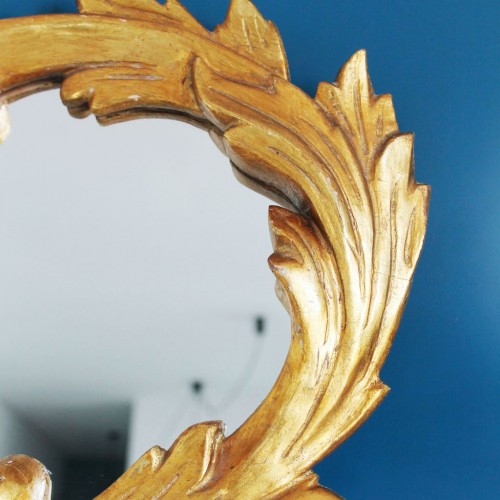 Espejo barroco de madera tallada y dorada al pan de oro. Vintage siglo XX.