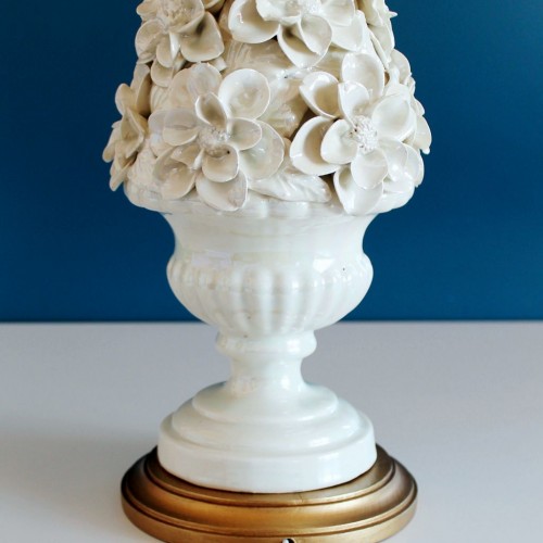 Lámpara de cerámica de Manises, blanca nacarada. Vintage 50s-60s.