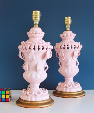Excelente pareja de lámparas de cerámica rosa de Manises (Valencia). Vintage años 50s-60s.
