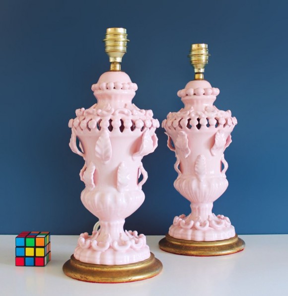 Excelente pareja de lámparas de cerámica rosa de Manises (Valencia). Vintage años 50s-60s.