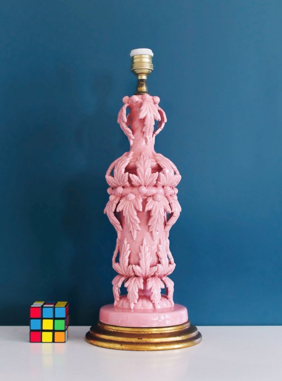 Lámpara de cerámica rosa de Manises (Valencia). Vintage años 50s-60s.