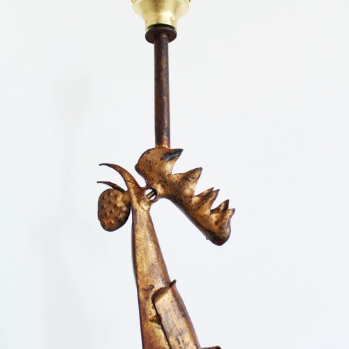 Lámpara gallo, escultura brutalista realizada en forja dorada. Vintage años 50s-60s.