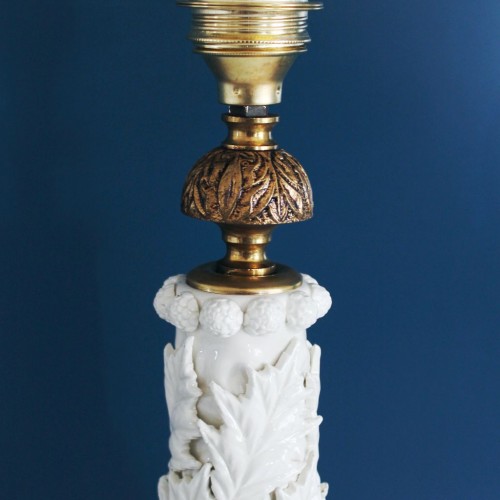 Excelente lámpara de cerámica de Manises con hojas de acebo, vintage años 50-60.