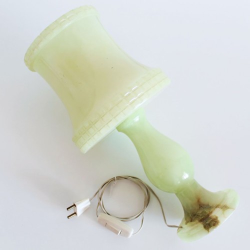 Lámpara de sobremesa de alabastro en color verde, vintage Mid century años 50s-60s.