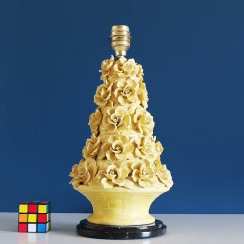 Lámpara de Manises en cerámica amarilla. Vintage 50s-60s.