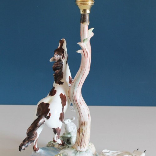 Lámpara de cerámica de Manises-Franju con caballo y liebre. Vintage años 60s.
