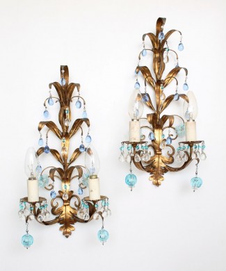 Preciosa pareja de apliques de forja dorada y cristal de Murano. Italia, vintage años 50s.