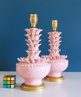 Pareja de lámparas de cerámica rosa de Manises (Valencia). Vintage años 50s-60s.