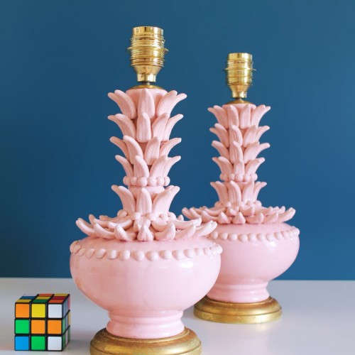 Pareja de lámparas de cerámica rosa de Manises (Valencia). Vintage años 50s-60s.