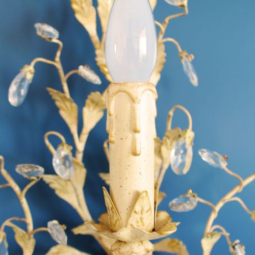 Aplique de forja dorada, ramas y hojas con cuentas de cristal. Shabby chic Retro-vintage.