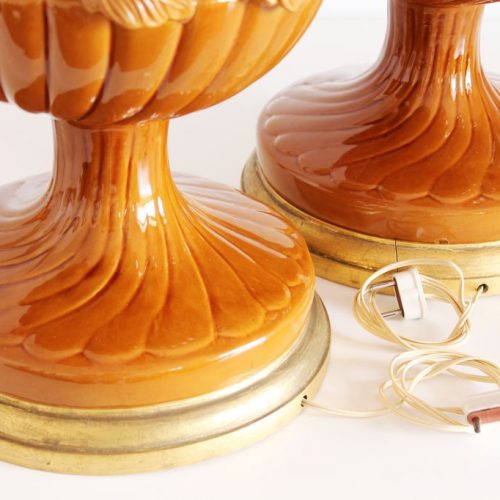 Excepcional pareja de lámparas de cerámica de Manises (Valencia). Perfecto estado de conservación.