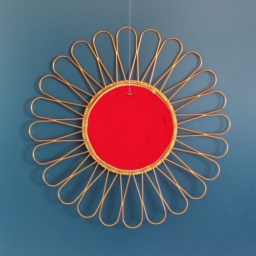 Espejo sol en forma de flor. Acero dorado y espejo convexo u "ojo de bruja". Vintage 60s.