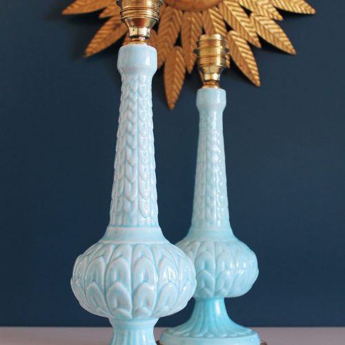 Pareja de lámparas de cerámica de Manises. Color azul y base de madera dorada. Vintage 50s-60s.