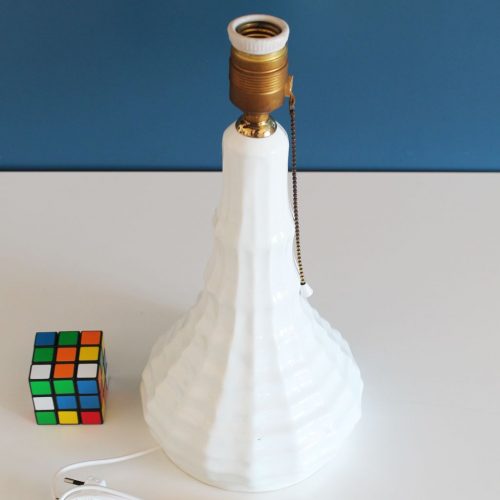 Lámpara de cerámica de Manises, en color blanco. Vintage años 50s-60s.