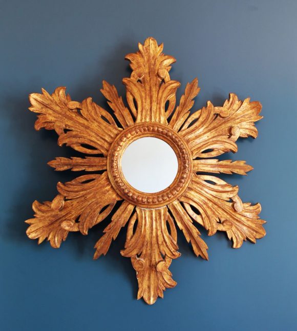 Espectacular espejo sol de madera tallada y dorada al pan de oro, vintage años 60.