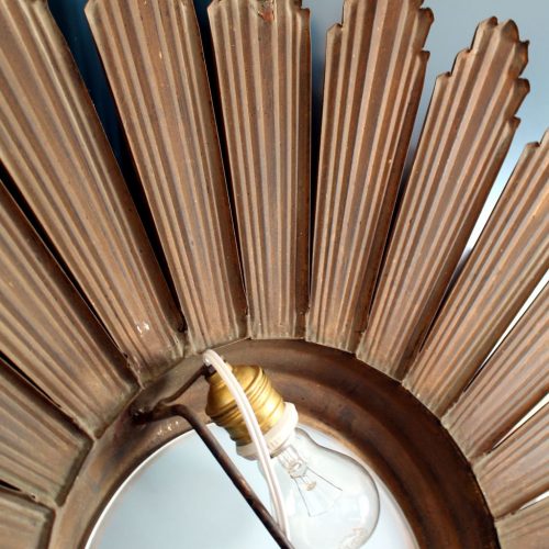 GRAN SOL - Lámpara sol o aplique de pared en forja dorada al pan de oro, convertible en espejo retroiluminado. Vintage años 60s.