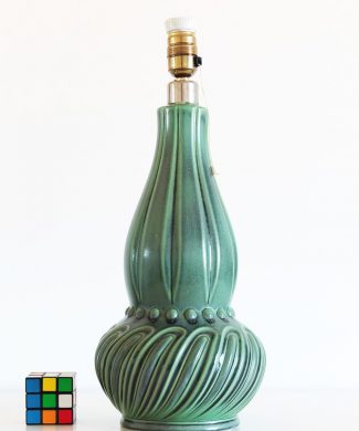 Lámpara de porcelana LLADRÓ, modelo FÉMINA D. EST. Vintage años 70s.