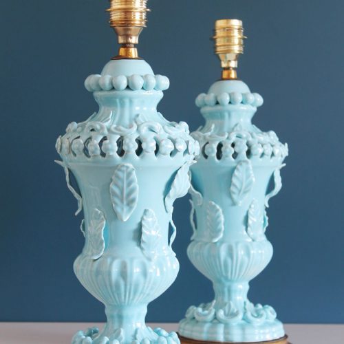 Excelente pareja de lámparas de cerámica azul de Manises. Vintage años 50s-60s.