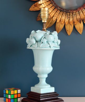 Lámpara vintage de cerámica de Manises, C. Hispania. Copa de frutas. Vintage 50s-60s.