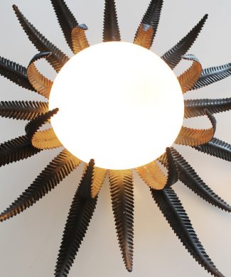 Aplique o lámpara sol de forja, vintage años 60.