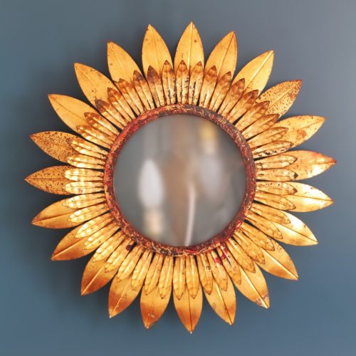 Lámpara sol o aplique de pared en forja dorada al pan de oro, convertible en espejo retroiluminado. Vintage años 60s.