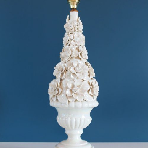 Lámpara de cerámica de Manises, blanco roto efecto nacarado. Vintage 50s-60s.