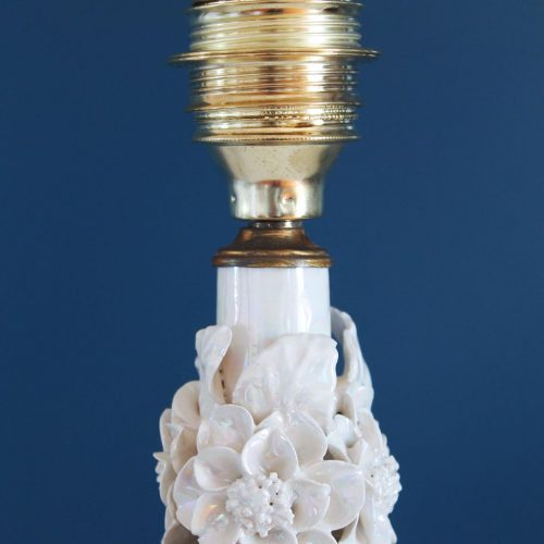 Lámpara de cerámica de Manises, blanco roto efecto nacarado. Vintage 50s-60s.