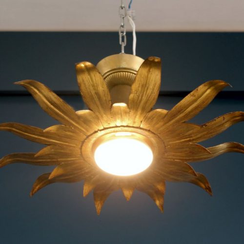 SOL - Lámpara de techo o aplique de pared en forja dorada al pan de oro. Vintage 60s.