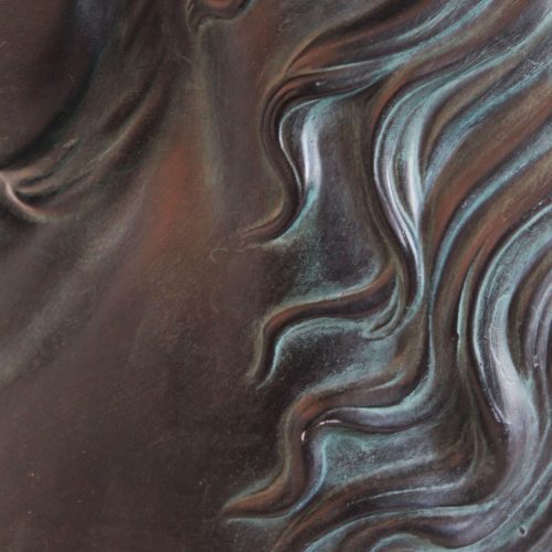 CABEZA DE CABALLO. Escultura realista con acabado en color bronce, firmada, vintage 80s.