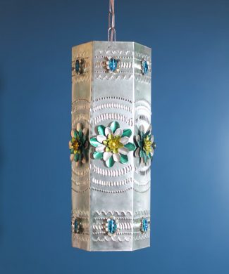 ARTE ESPAÑA - Lámpara de techo de hojalata y cuentas de cristal. Vintage 50s-60s. Espejo a juego.
