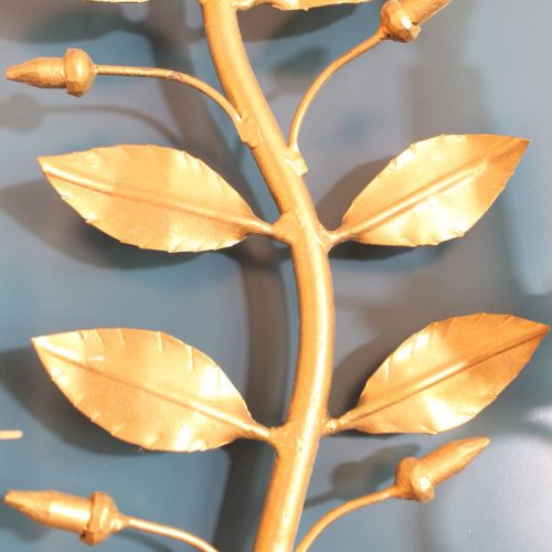 Pareja de apliques en forja dorada con ramas y hojas. Vintage 50s-60s.