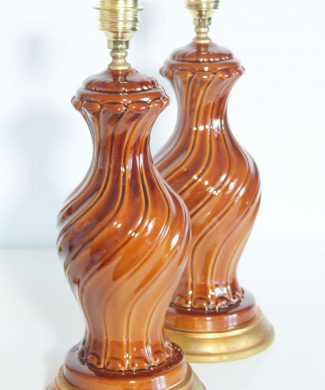 Pareja de lámparas de cerámica de Manises en color ámbar, Vintage 50s-60s.
