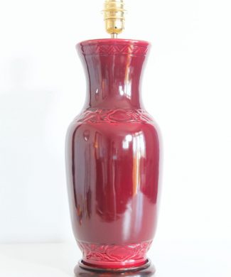 Gran lámpara de cerámica en forma de tibor chino sobre peana de madera, vintage 50s-60s.