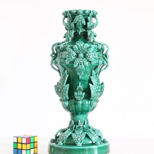Gran jarrón de cerámica de Manises. Bondía. Diseño vegetal, en color verde. Vintage años 50-60.