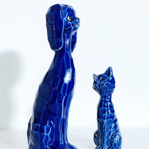 Perro y Gato - Pareja de figuras de porcelana japonesa Eiho, en color azul. Vintage 1960.
