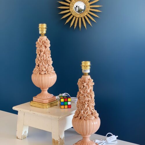 Preciosa pareja de lámparas de cerámica Manises (Valencia). Rosa pálido. Vintage años 50s-60s.