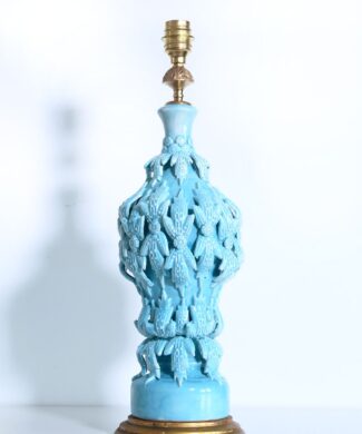 Excelente lámpara de cerámica de Manises en color azul. C. Bondía. Vintage años 50s-60s.