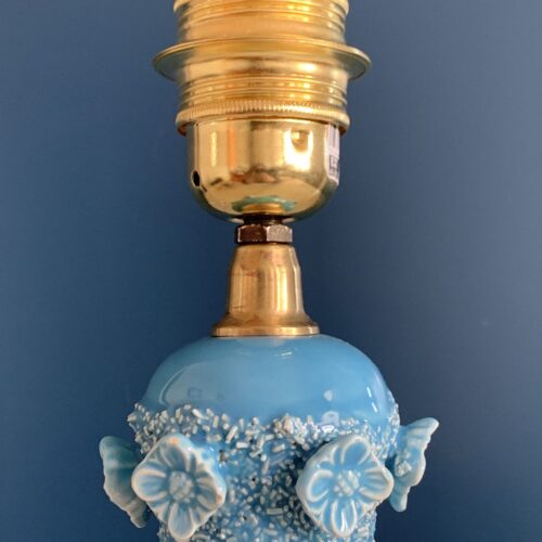 Lámpara de cerámica de Manises, Bondía, en color azul con flores. Vintage 50s-60s.