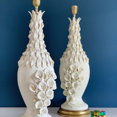 XXL Espectacular pareja de lámparas de cerámica de Manises en color blanco. C. Bondía. Vintage 50s-60s.