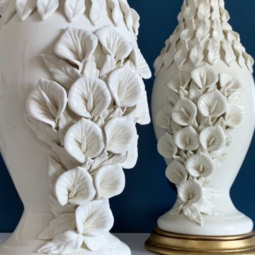 XXL Espectacular pareja de lámparas de cerámica de Manises en color blanco. C. Bondía. Vintage 50s-60s.