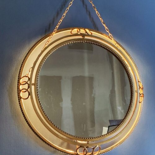 Espejo lámpara retroiluminado o aplique de pared con marco de acero dorado, estilo Imperio. Vintage Mid Century años 60.