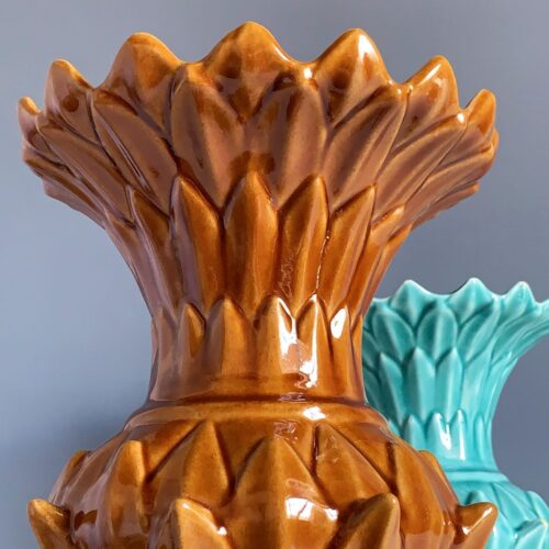 ALCACHOFA - Jarrón de cerámica de Manises en color ámbar. Vintage años 50-60.