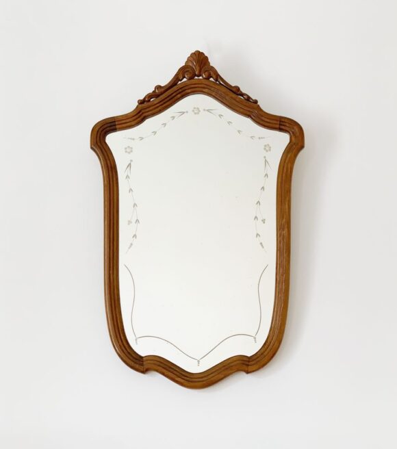 Espejo antiguo con marco de madera tallada y cristal esmerilado. 1ª mitad siglo XX.
