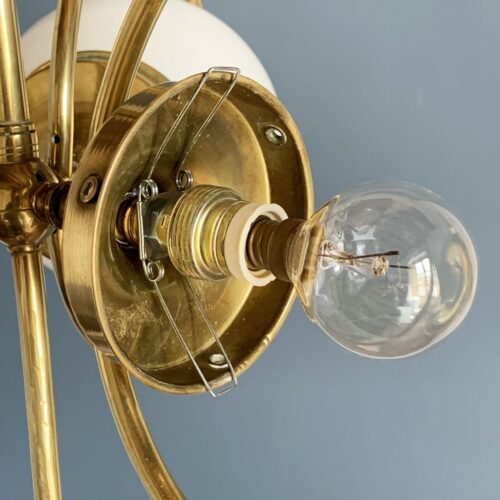Gran lámpara modernista de techo, realizada en latón y cristal. Antigua Vintage Ppios. siglo XX