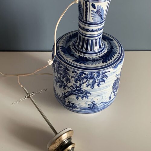 XXL lámpara de cerámica de Talavera, jarrón con paisaje, caballero y cierva. Vintage 40s.