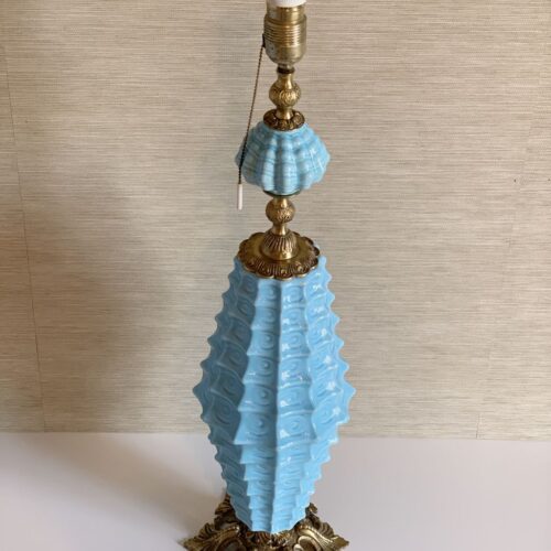 Excepcional y rara lámpara de cerámica de Manises y bronce, en color azul. Vintage 50s-60s.