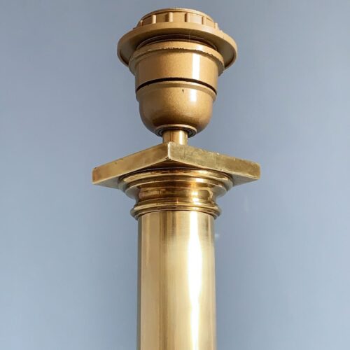 Lámpara de sobremesa en latón dorado, estilo imperio, vintage años 30s-40s.